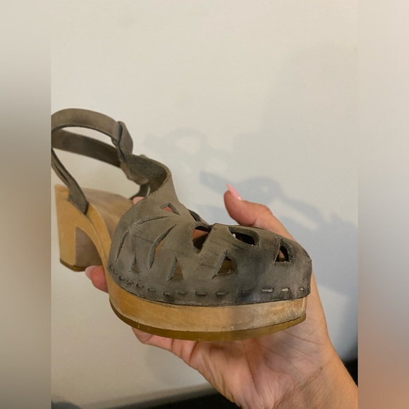 Swedish Hasbeens Mary Jane lacy clogs size 8 with wooden sole and buckle closure - Picture 11 of 15